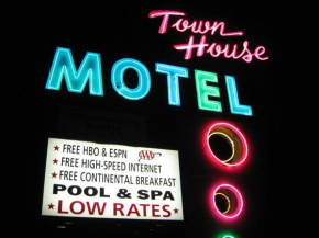 Отель Town House Motel  Лэнкастер
